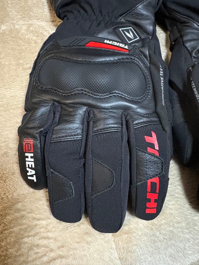 RS タイチ　e-heat電熱グローブ 防水