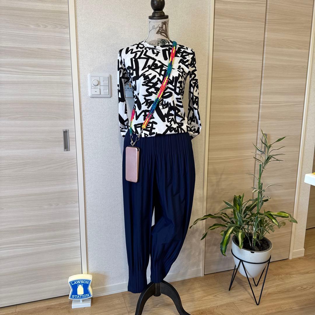 連休セールʕ•̫͡•ʕ•̫͡•ʔ極美品 イッセイミヤケプリーツプリーズパンツ