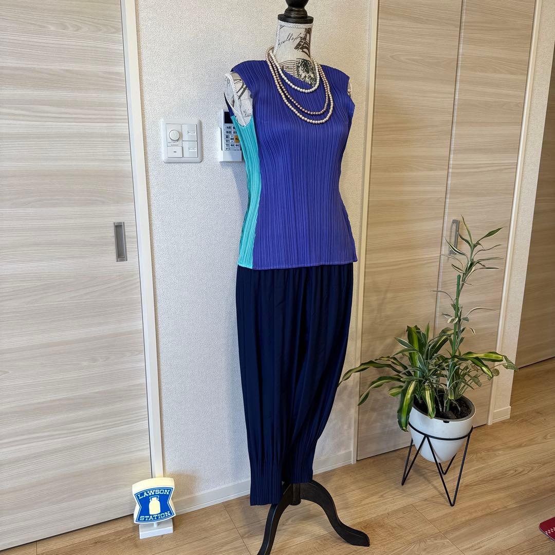 連休セールʕ•̫͡•ʕ•̫͡•ʔ極美品 イッセイミヤケプリーツプリーズパンツ