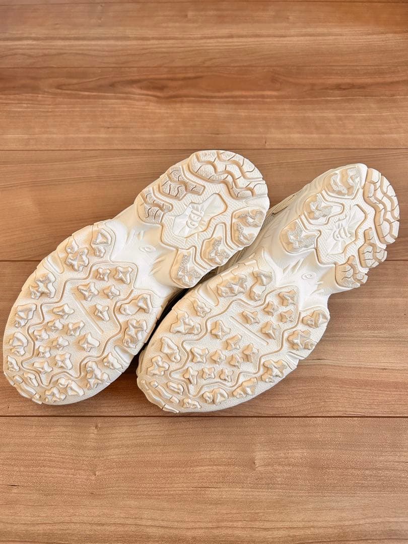 nekone 様　♡ASICS EZFOAMブラック&ホワイトスニーカー2足