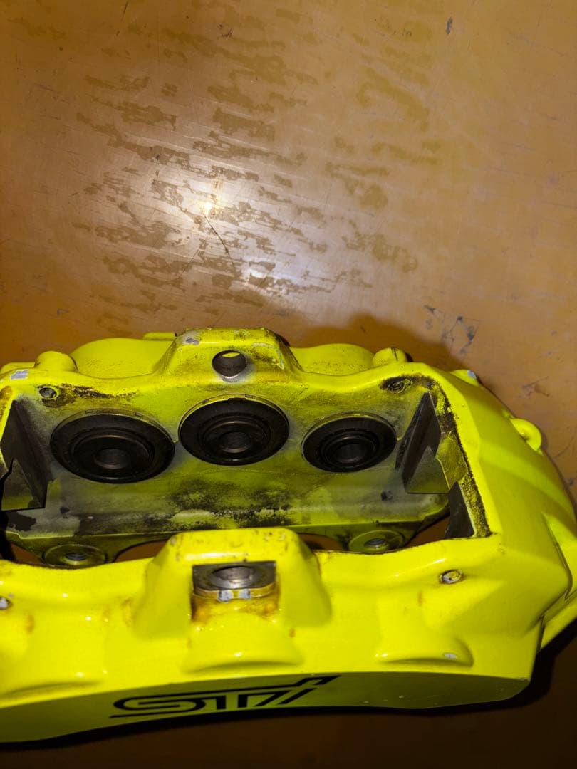 飛*豚様 スバル　WRX STI VAB 後期 F左ブレーキキャリパー