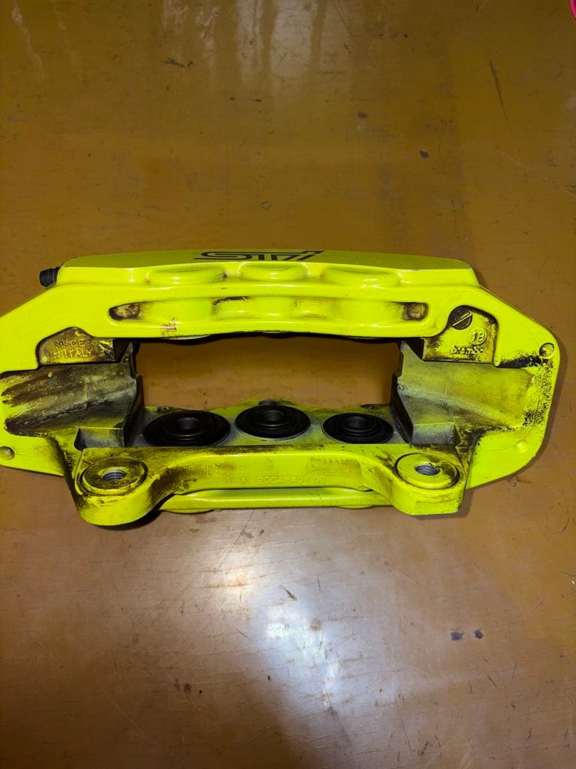 飛*豚様 スバル　WRX STI VAB 後期 F左ブレーキキャリパー
