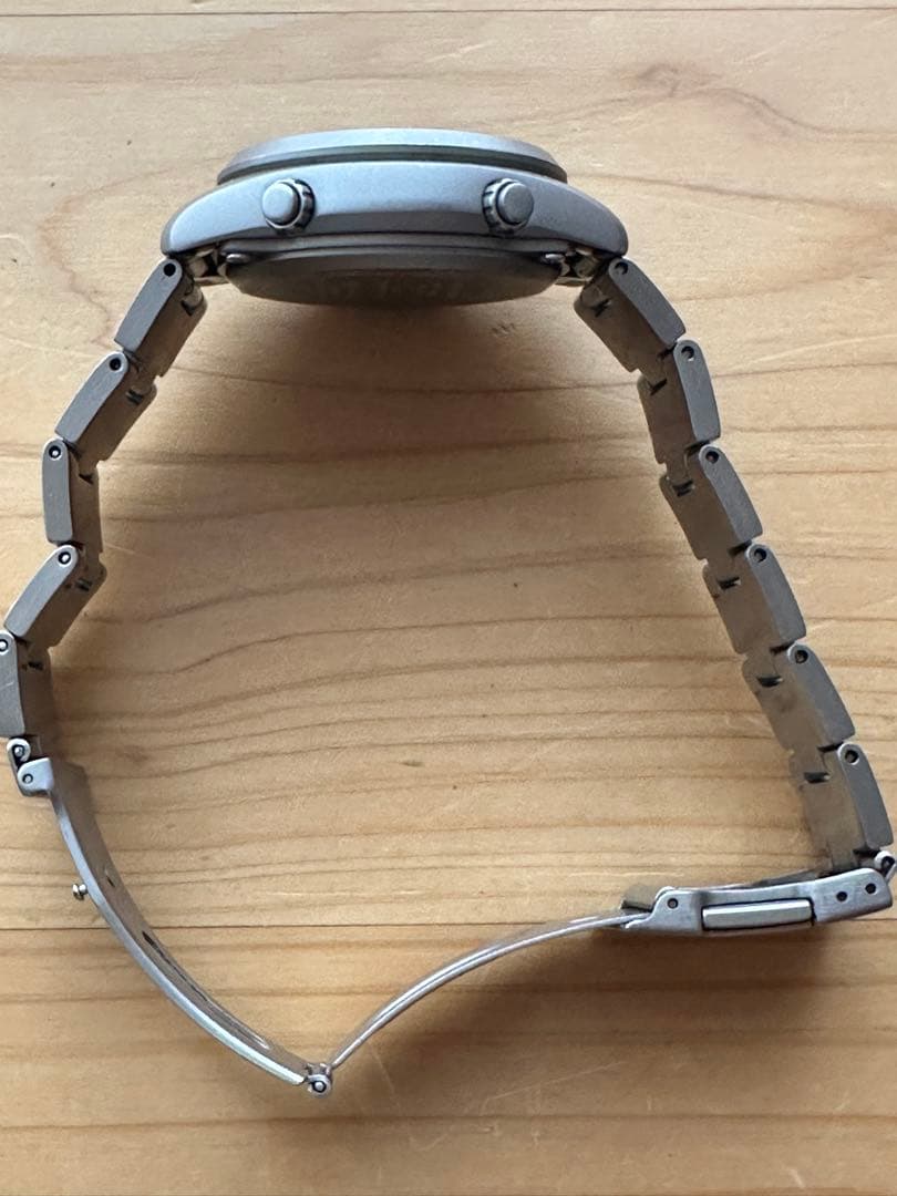 CASIO OVW-100TDJ オーバーランド　ソーラー電波時計　チタンバンド