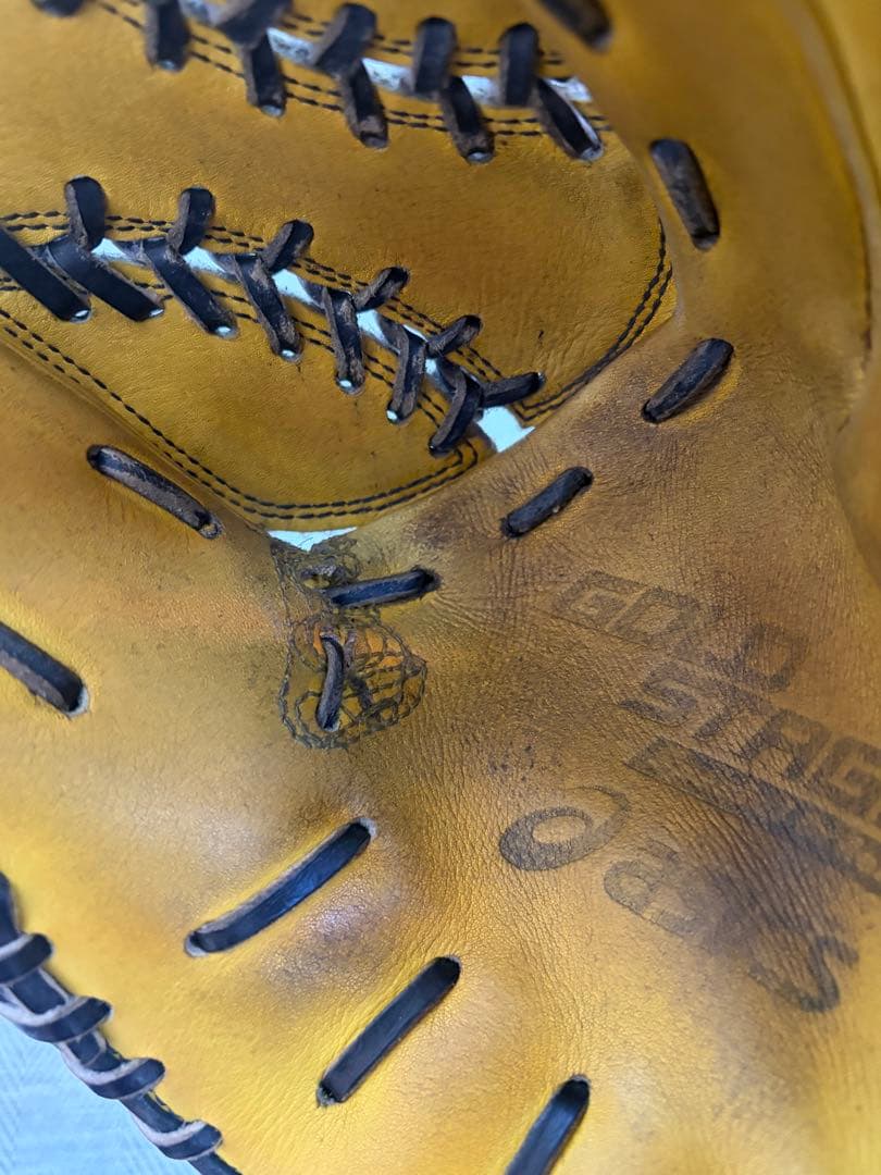 ASICS ゴールドステージ 硬式投手用グローブ