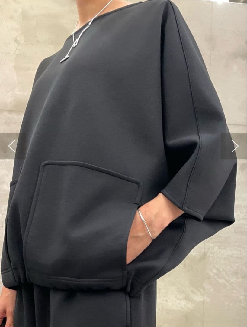 2.2万　今季新品ビアズリー　リップルダンボール トップス　黒ガリャルダガランテ