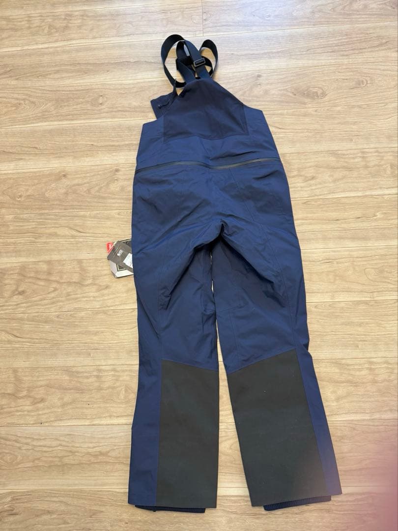 マウンテンハードウェア　つなぎ、スキーウェア　スノボ