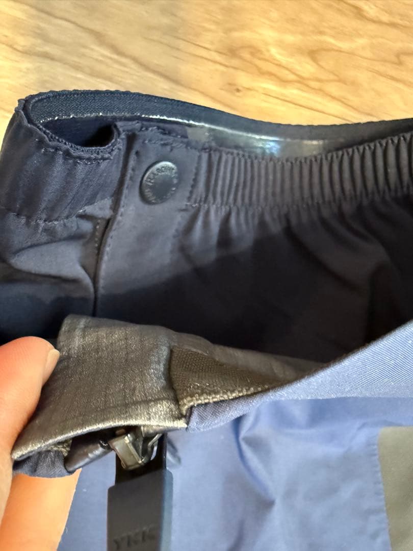 マウンテンハードウェア　つなぎ、スキーウェア　スノボ