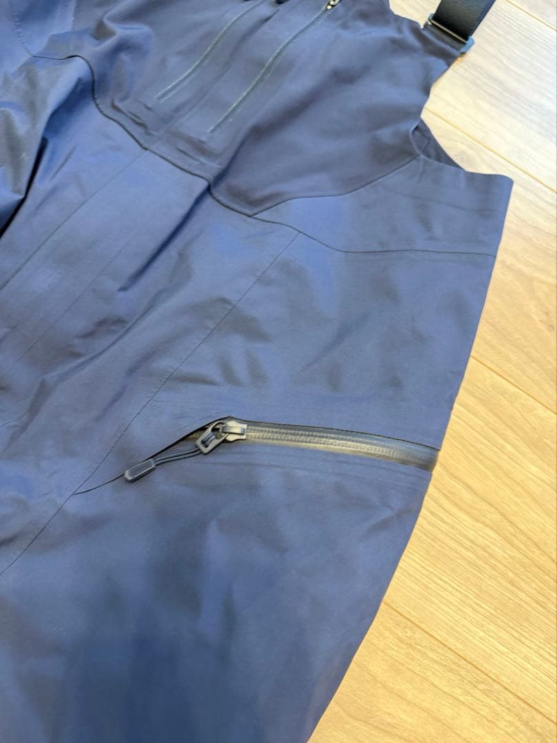 マウンテンハードウェア　つなぎ、スキーウェア　スノボ