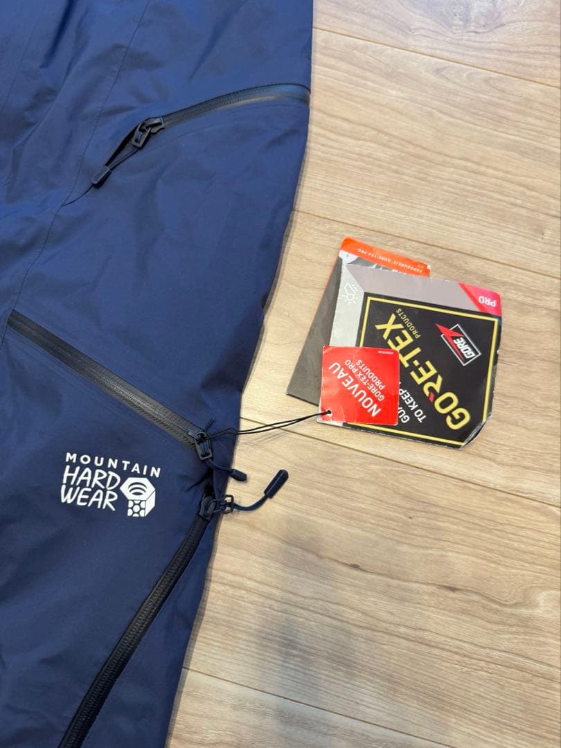 マウンテンハードウェア　つなぎ、スキーウェア　スノボ