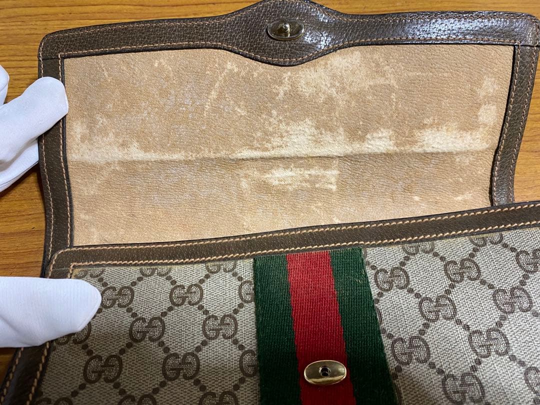 GUCCI GGキャンバスクラッチバッグ 箱付き