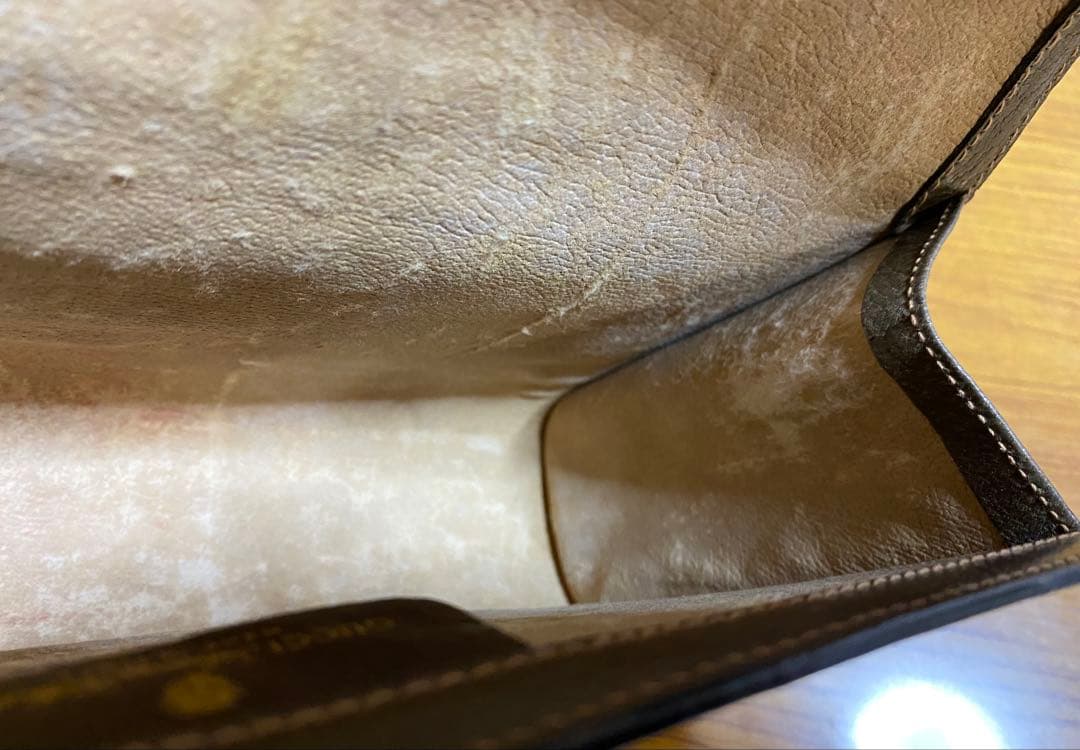 GUCCI GGキャンバスクラッチバッグ 箱付き