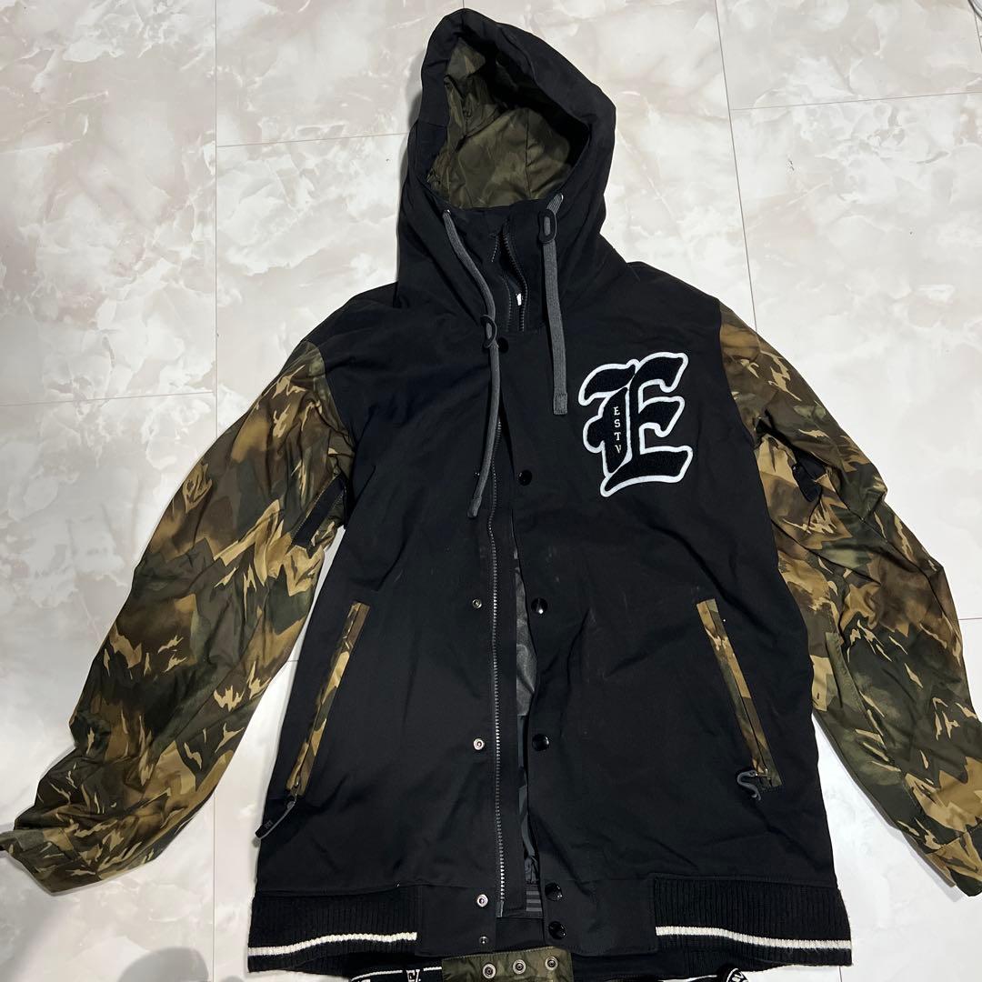 エスティボ　スノーボードフェア上下