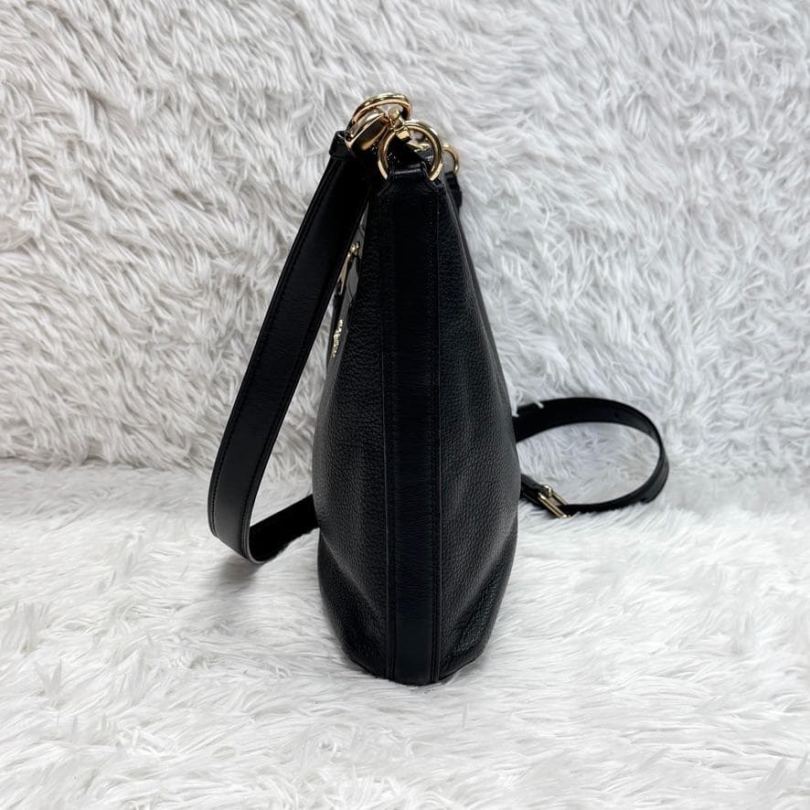 【美品】　コーチ F34823 バッグ ショルダーバッグ 黒 coach 肩掛け