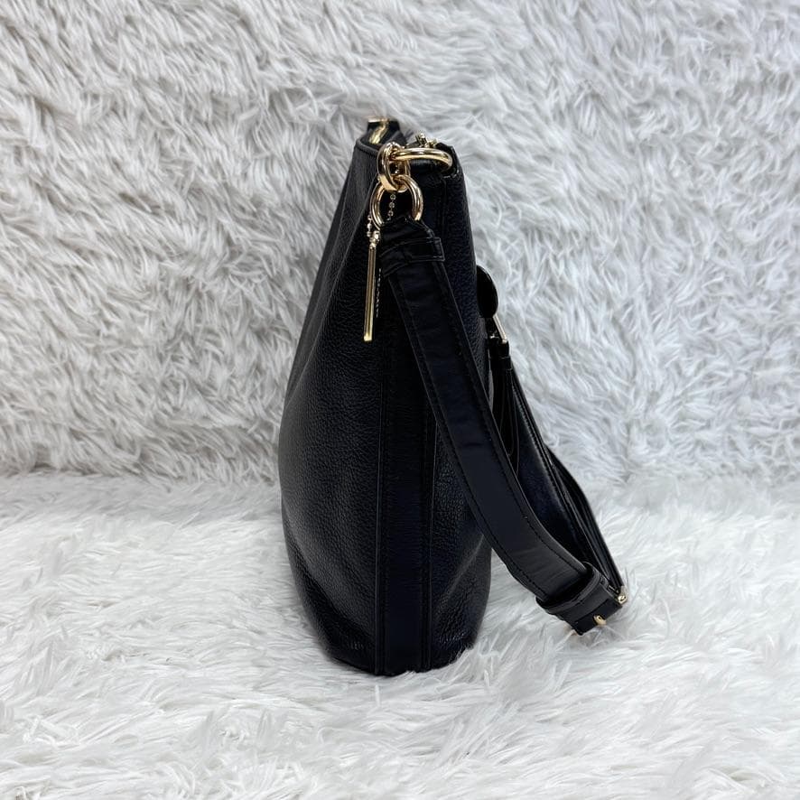 【美品】　コーチ F34823 バッグ ショルダーバッグ 黒 coach 肩掛け
