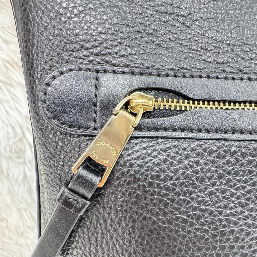 【美品】　コーチ F34823 バッグ ショルダーバッグ 黒 coach 肩掛け
