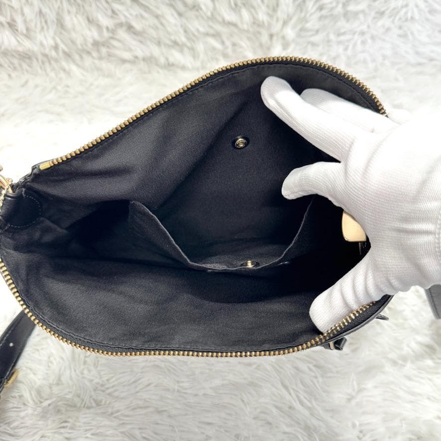 【美品】　コーチ F34823 バッグ ショルダーバッグ 黒 coach 肩掛け