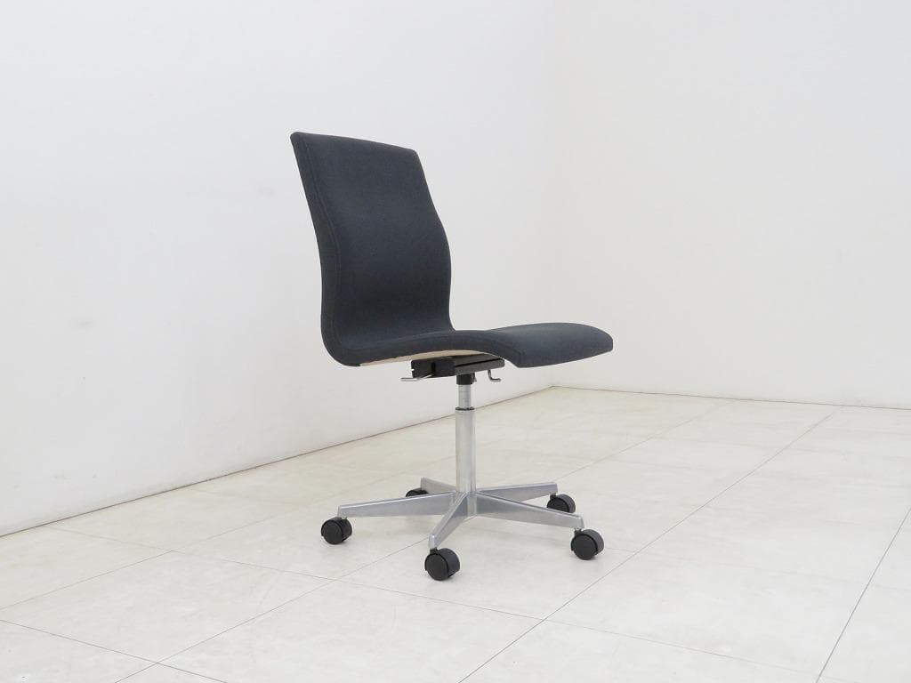 フリッツハンセン オックスフォードチェア アルネ・ヤコブセン ローバック 45万