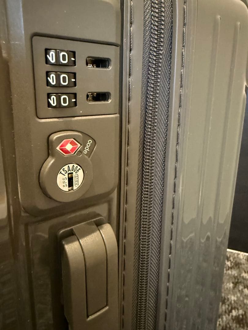 RIMOWA エッセンシャル キャビン　グレー