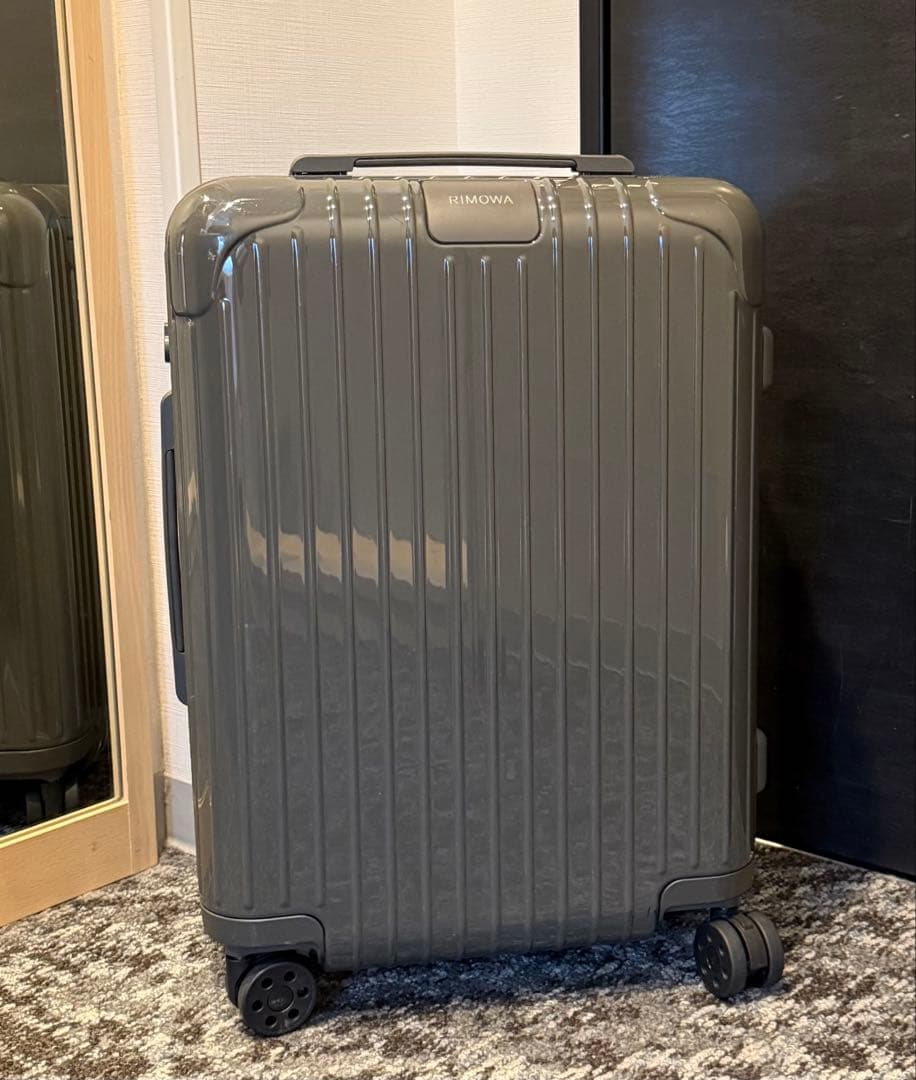 RIMOWA エッセンシャル キャビン　グレー