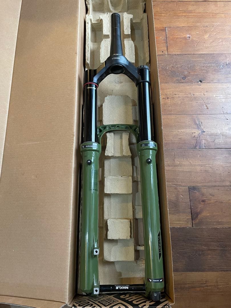 パーツ ROCKSHOX LYRIK ULTIMATE 29 160mm