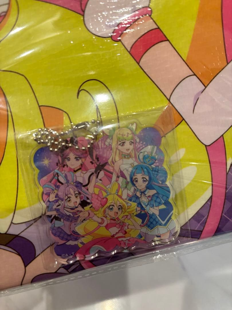 キミとアイドルプリキュア　キャラクターショー限定レジャーシート　キーホルダー