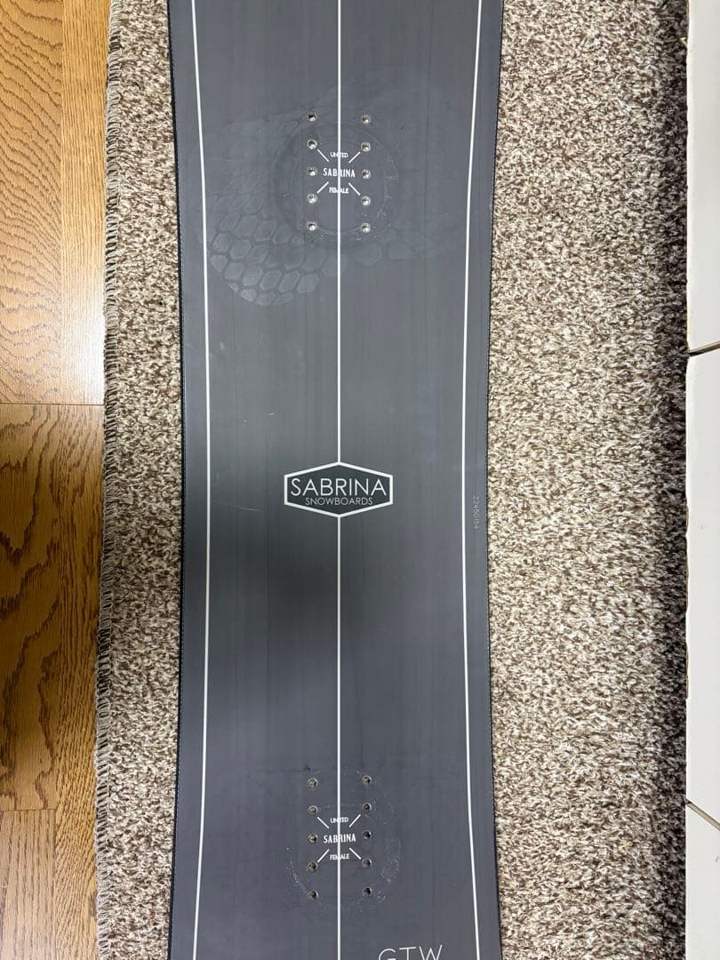 r*a様 SABRINA サブリナ　GTW 141cm スノーボード