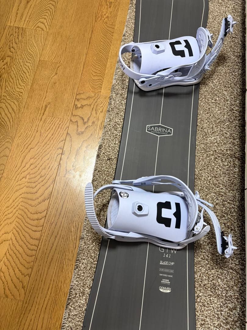 r*a様 SABRINA サブリナ　GTW 141cm スノーボード