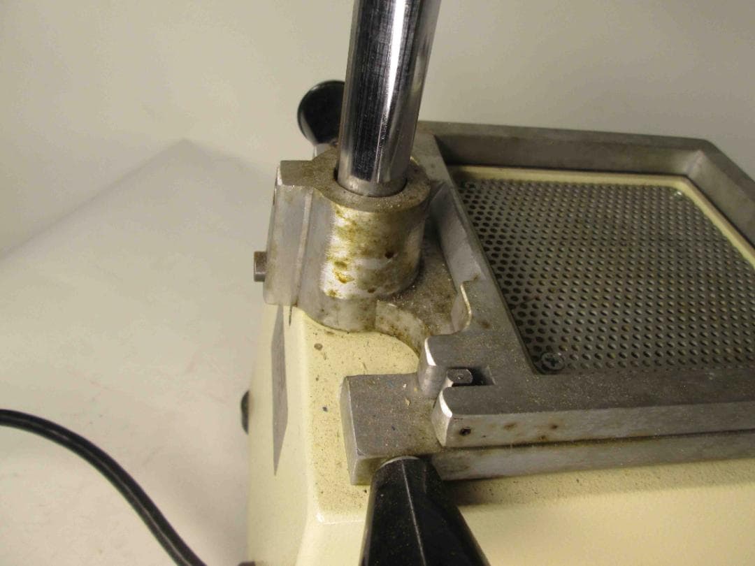 バキューム　フォーマー動作品です。