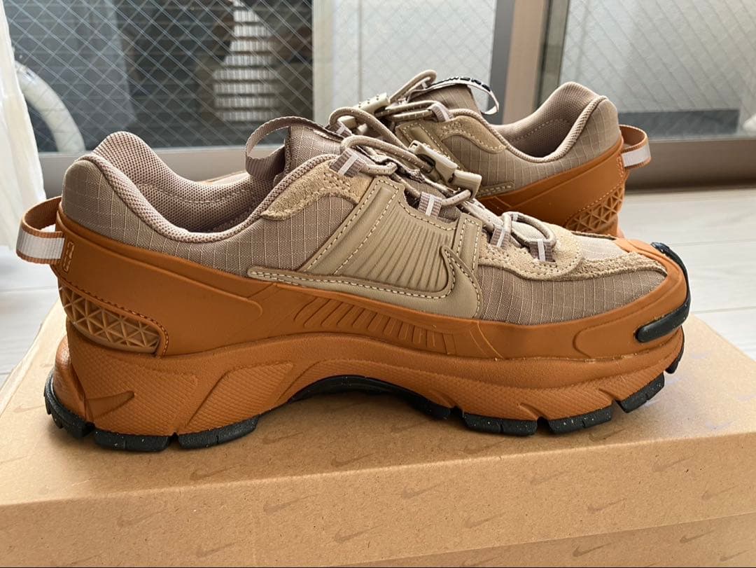 s*☆様 Nike Vomero ナイキ ボメロ ベージュ系 スニーカー