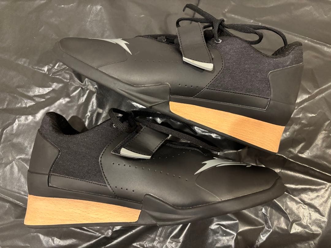 VELAASA（ヴェラーサ） のリフティングシューズ