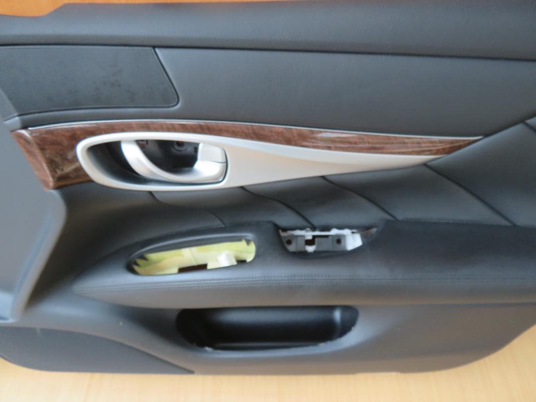 H25 フーガ HY51 右フロントドア内張 81765 りゅー