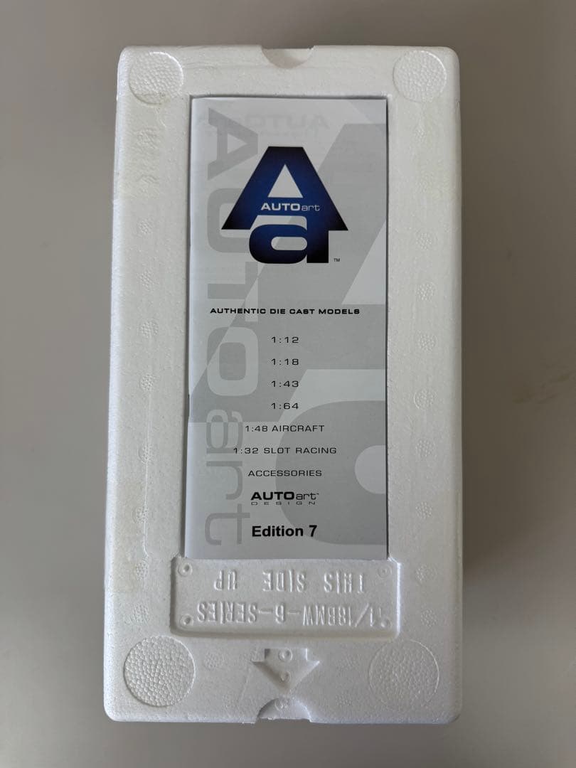 【新品】オートアート  M 635 CSi 紺メタ　1/18