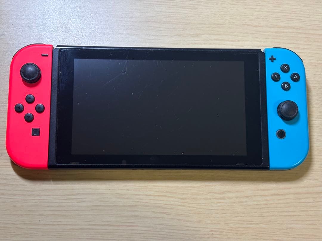 Nintendo Switch 本体＆スタンド、Joy-Conストラップ、ドッグ