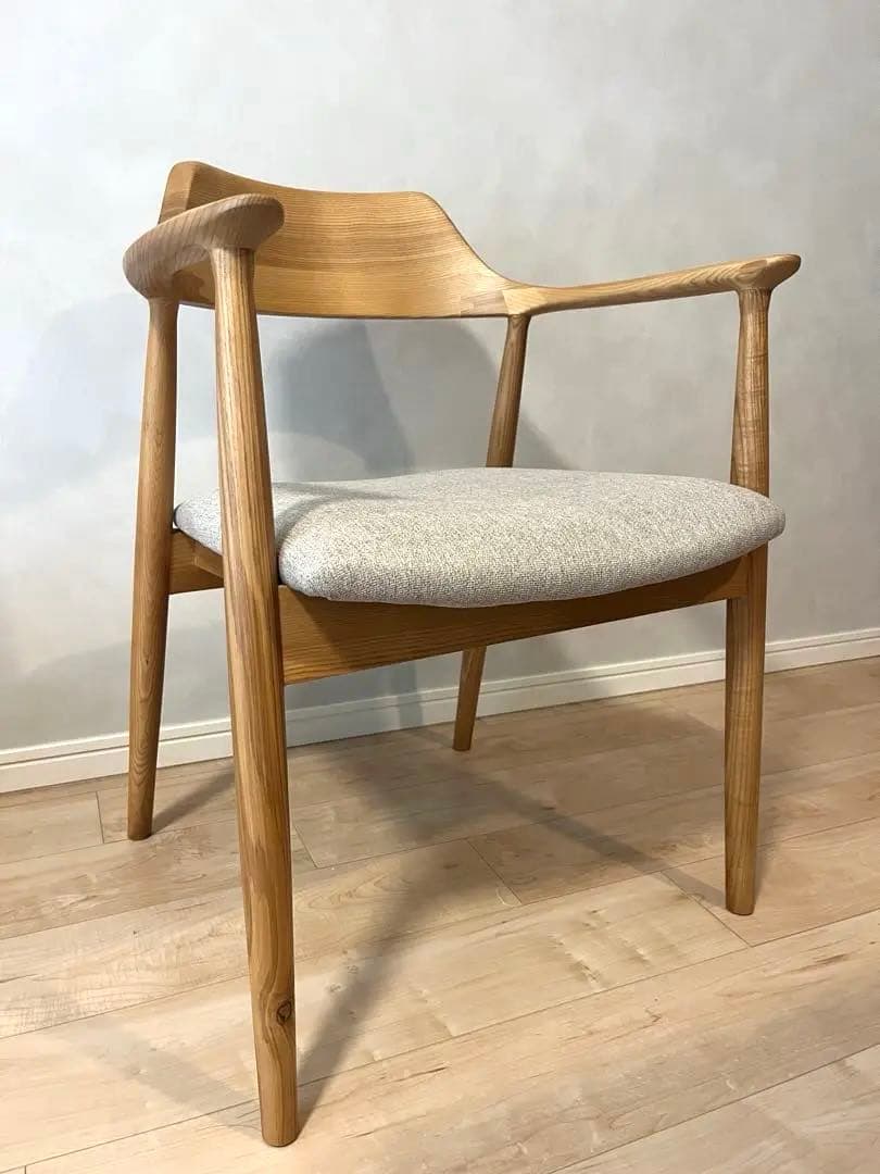 ダイニングチェア 肘付き 木製 無垢材 (ナチュラル／ライトオークル)