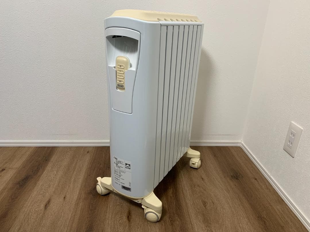 デロンギ オイルヒーター RHJ75V0815-CR 数回使用　美品