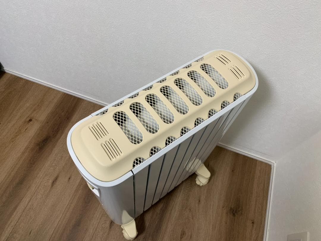 デロンギ オイルヒーター RHJ75V0815-CR 数回使用　美品