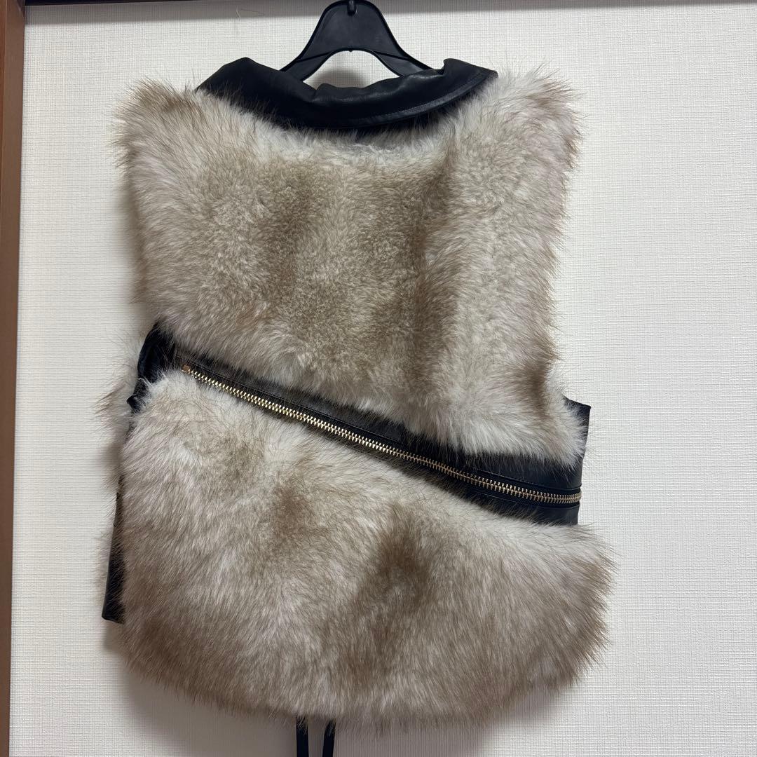 【ANDREA&Co】フェイクファーライダースベスト