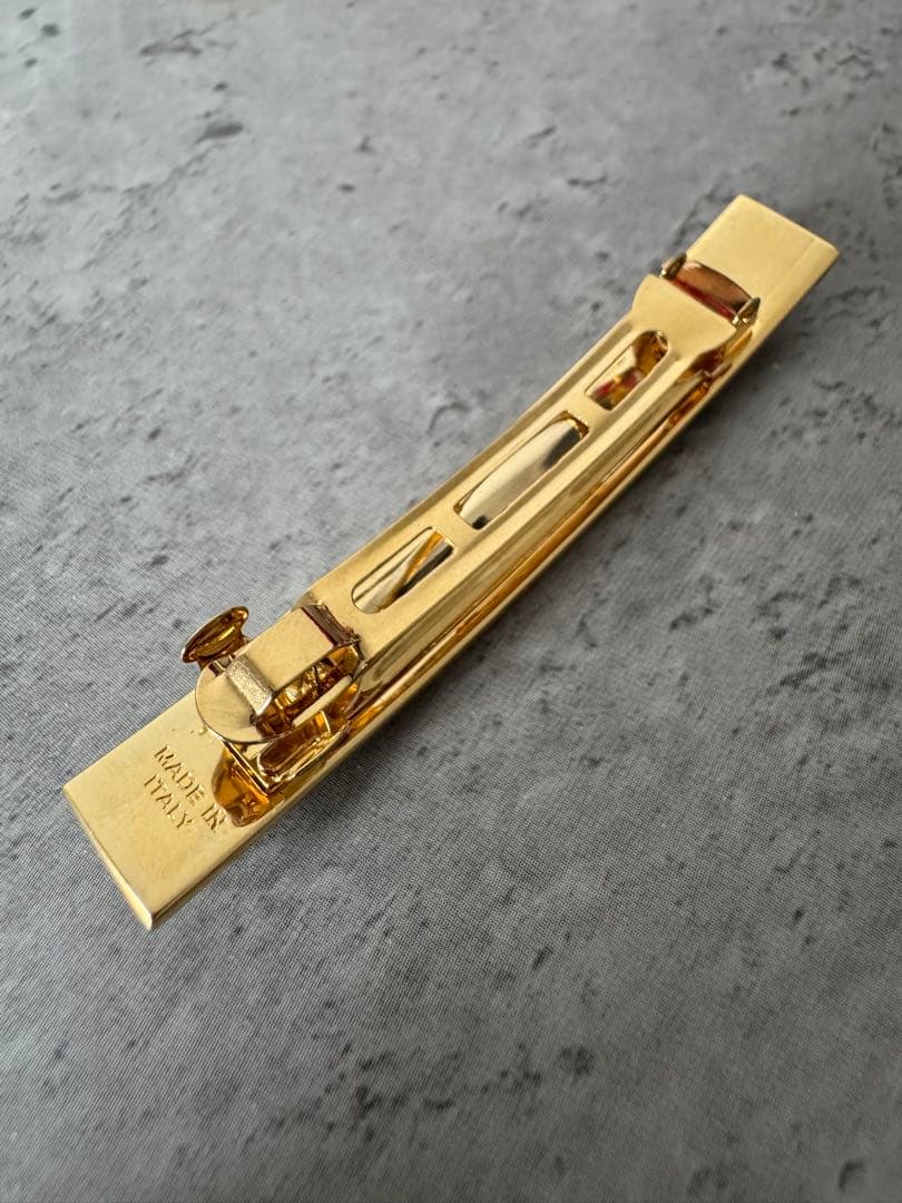 最終お値下げ ミュウミュウ バレッタ レディース メタル ロゴ ヘアクリップ