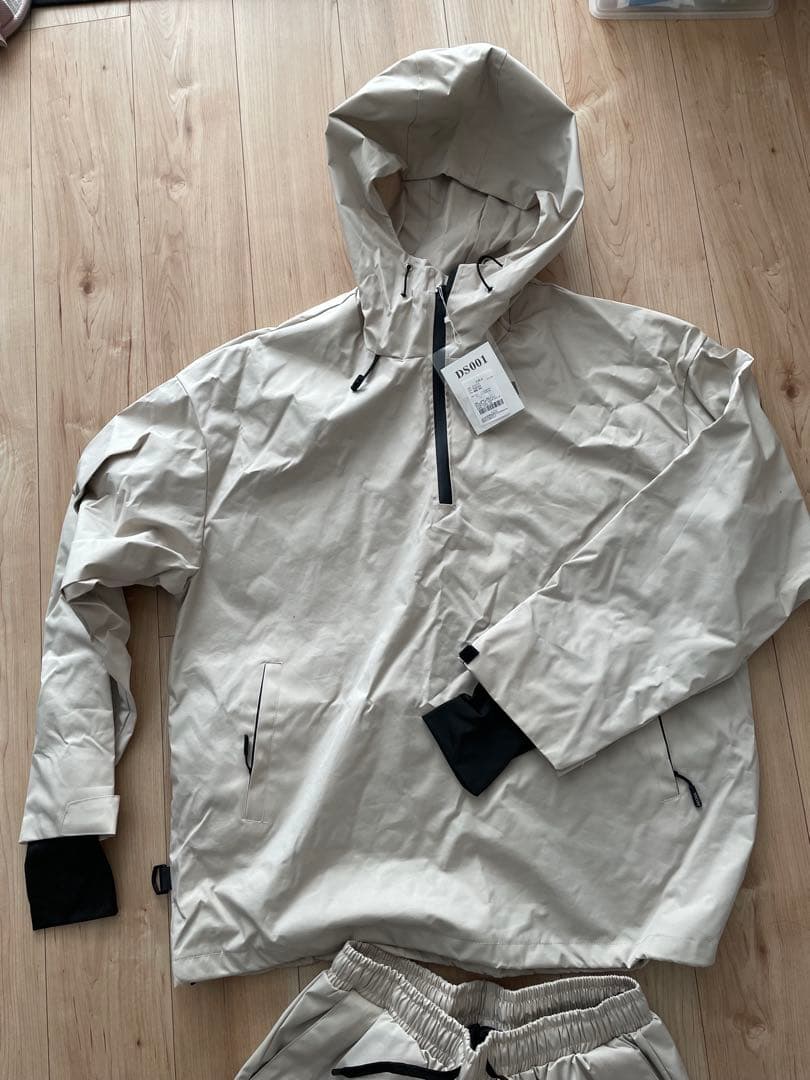 値下げしました！新品　大きいサイズ　3XL ベージュ スノーボードウェア