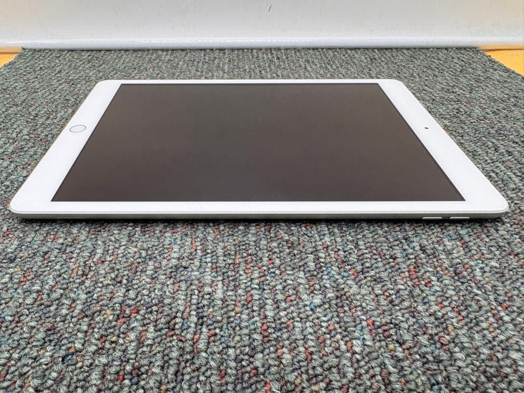 【美品】【100%】 iPad 第8世代　Wi-Fi + Cellularモデル