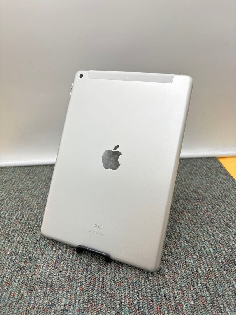 【美品】【100%】 iPad 第8世代　Wi-Fi + Cellularモデル