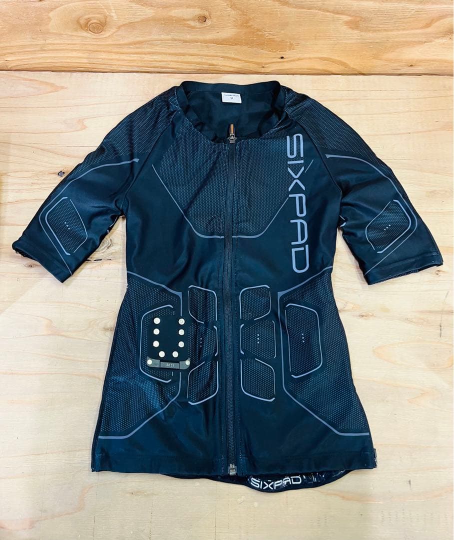 未使用に近い SIXPAD パワースーツ レディース トップ＆ボトム Mサイズ