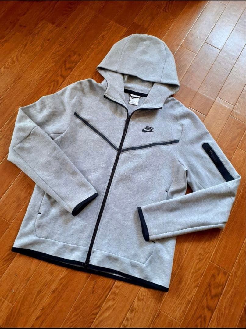 Nike テックセットアップM