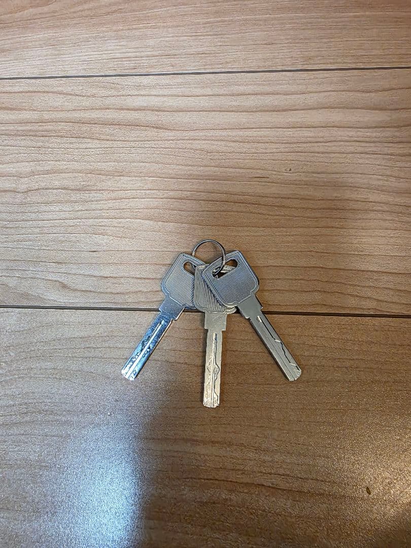 TOM'S ステアリングロック ベージュ 鍵付き