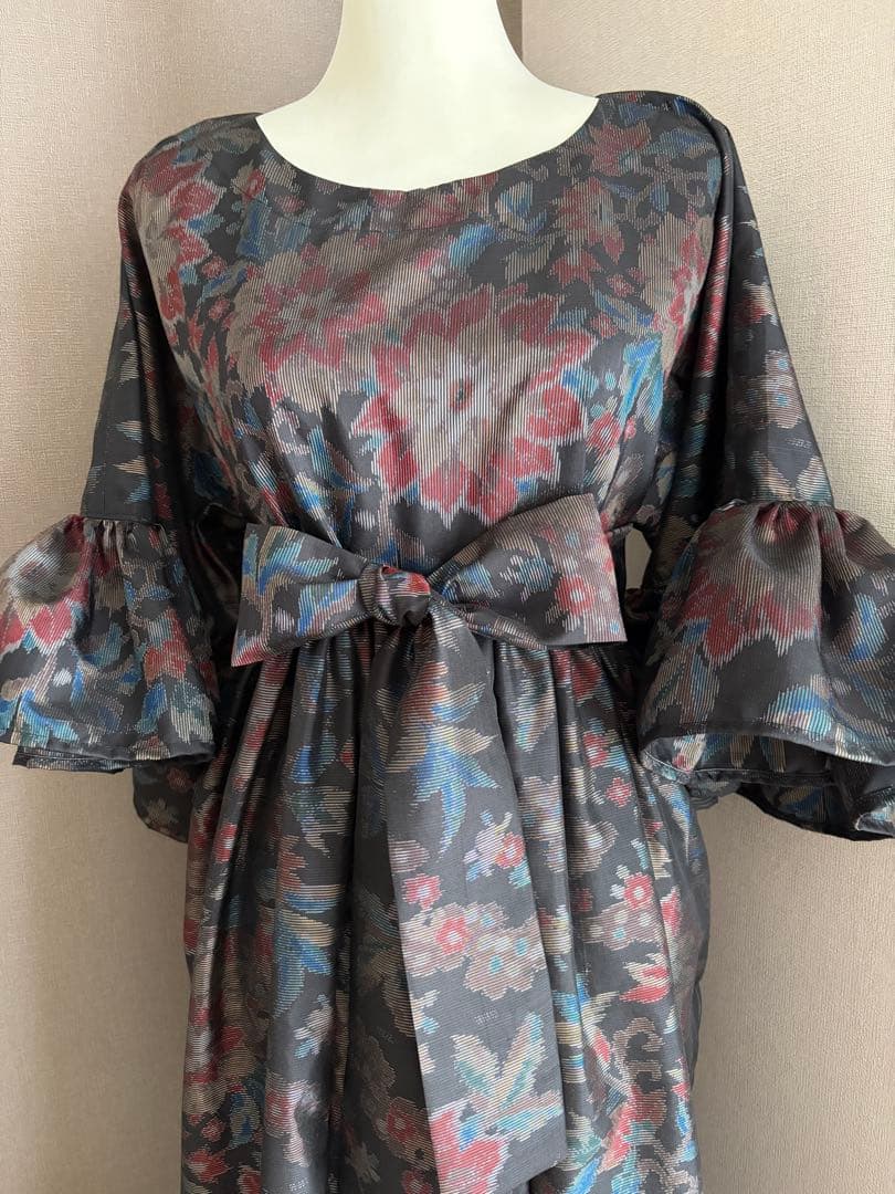 ★着物リメイク★　大島紬　フリル袖のゆったりワンピ　可憐な花柄