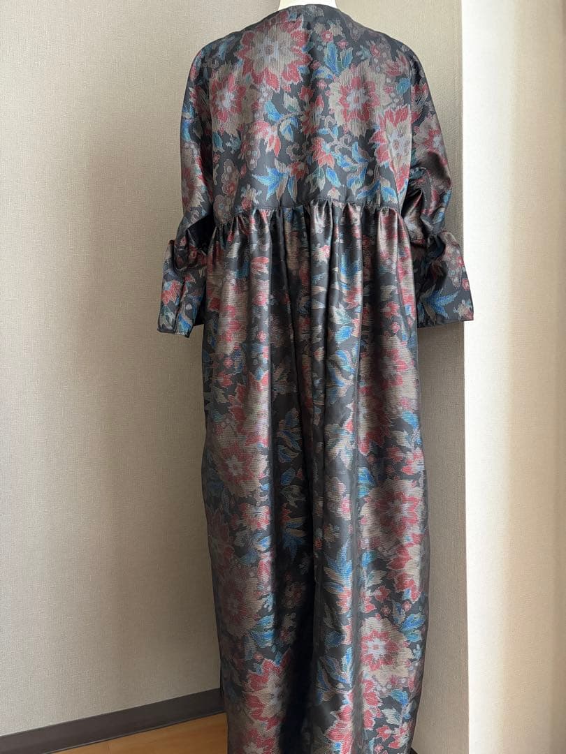 ★着物リメイク★　大島紬　フリル袖のゆったりワンピ　可憐な花柄