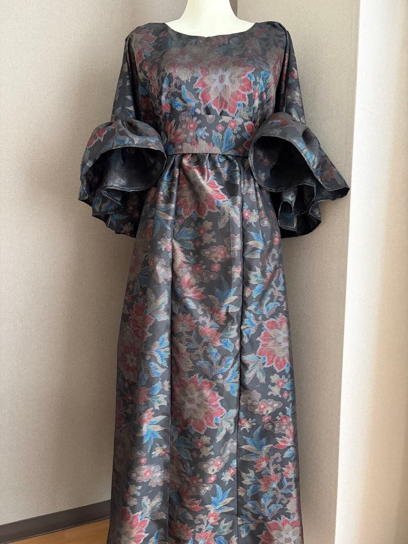 ★着物リメイク★　大島紬　フリル袖のゆったりワンピ　可憐な花柄