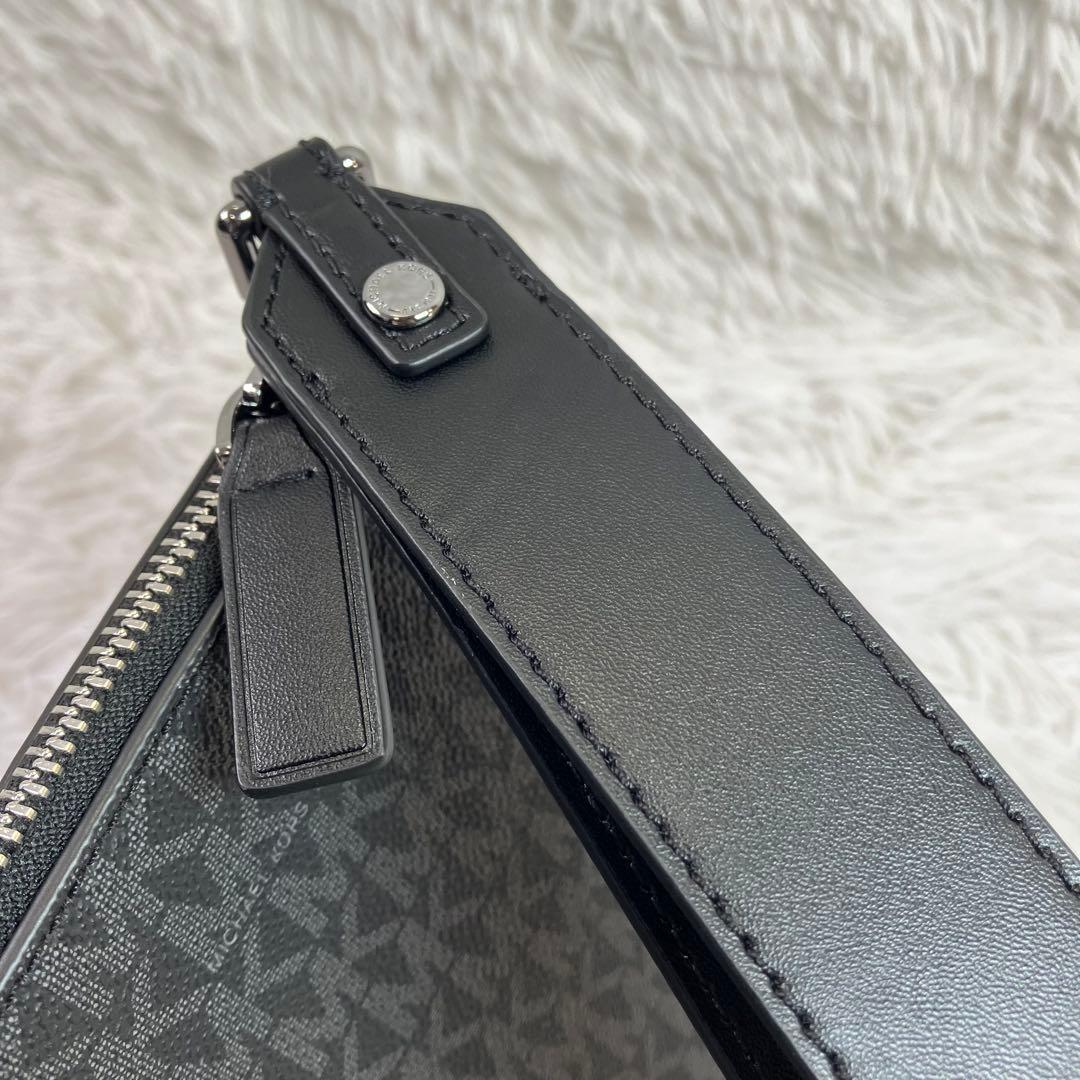 【美品】マイケルコース ロゴ　MK柄　黒　バッグ クラッチバッグ 男女