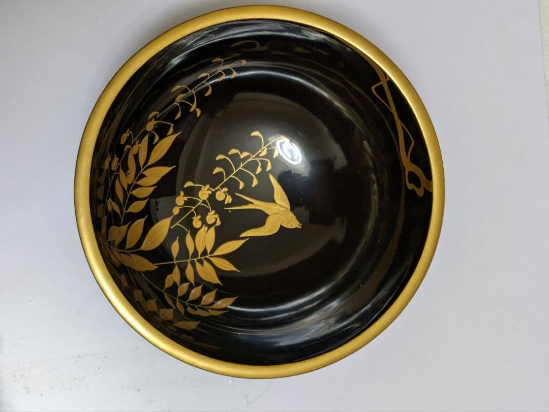 漆器 菓子器 黒と金の装飾