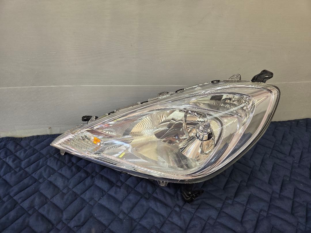 フィットハイブリッド　GP1　ヘッドライト最高級クリア施工済み